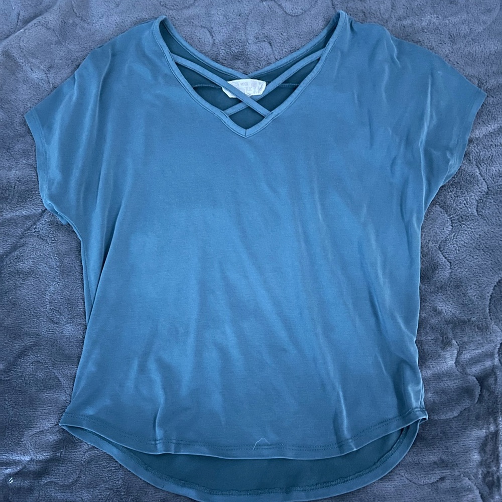 Brand pink. Cute Used, V- neck shirt. Size S-XS.